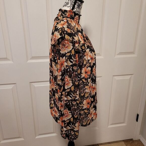 Black floral smocked‎ Neck long sleeve Blouse - Picture 2 of 10